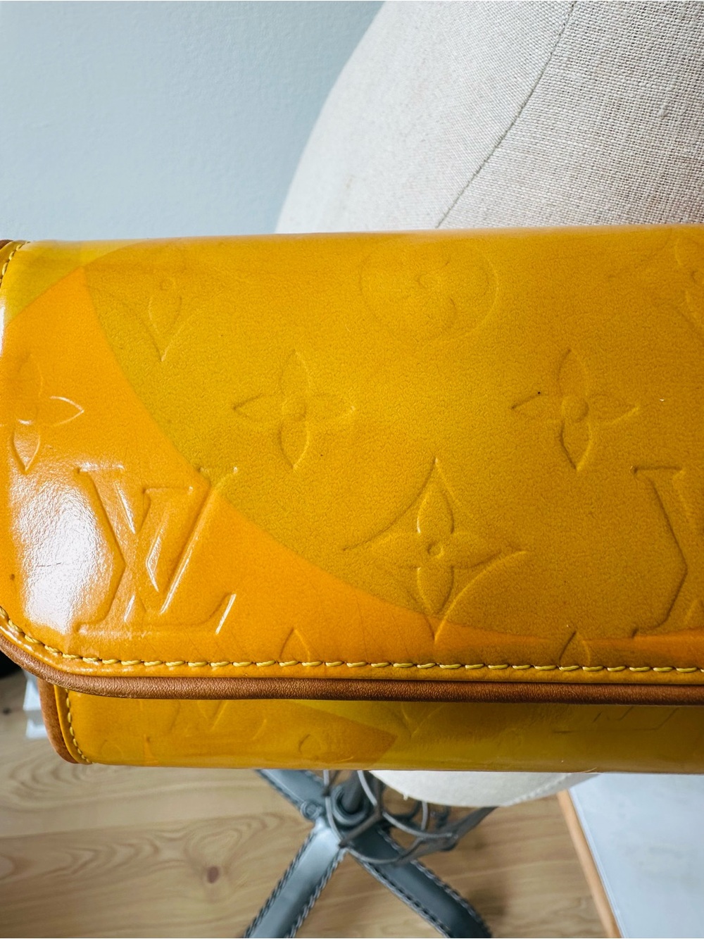 Louis Vuitton Vintage Monogram Vernis Fleurs Pochette - Picture 13 of 13